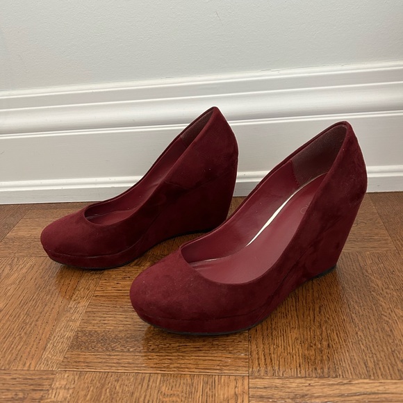 Burgundy wedge heels, brand new never worn. Size 7 KSTUDIO brand - Picture 4 of 4